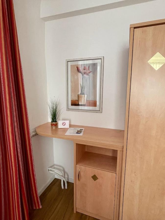 Zum Schwanen Garni Hotel Buggingen ภายนอก รูปภาพ