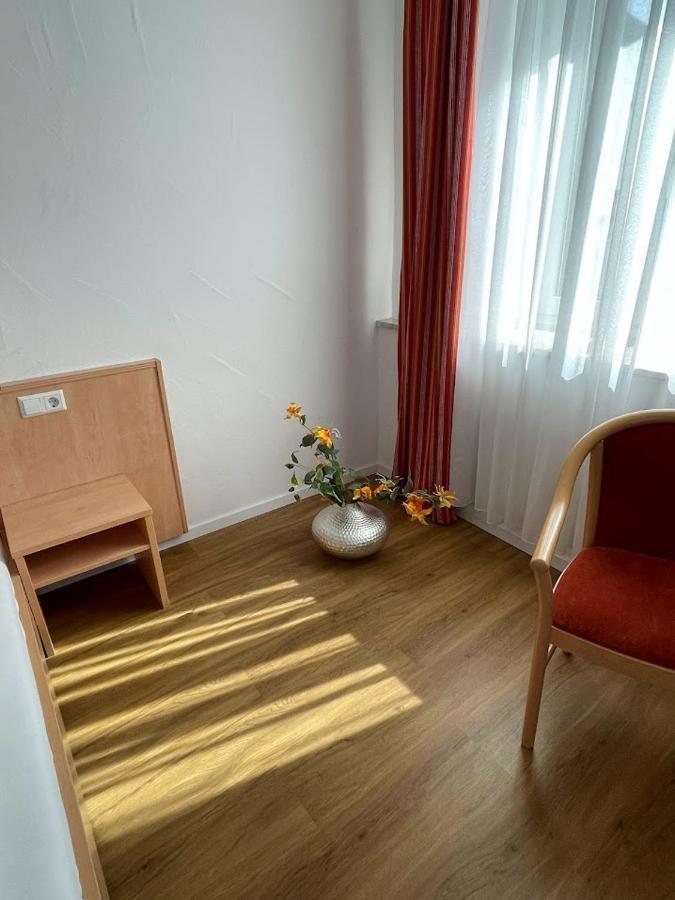 Zum Schwanen Garni Hotel Buggingen ภายนอก รูปภาพ