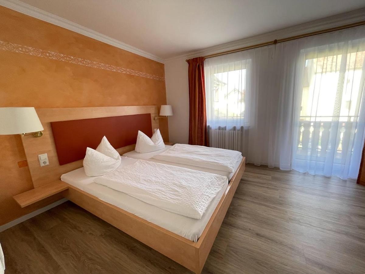 Zum Schwanen Garni Hotel Buggingen ภายนอก รูปภาพ
