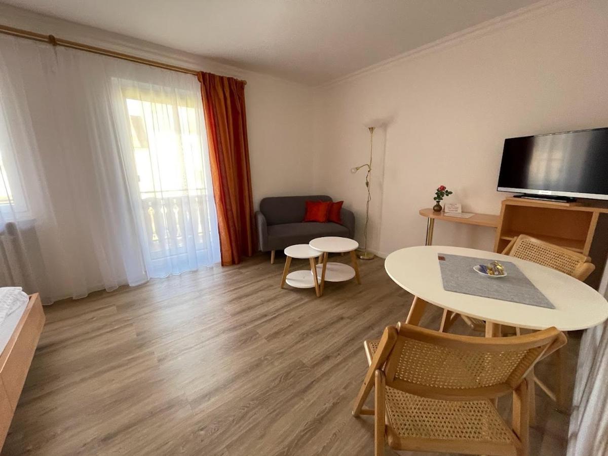Zum Schwanen Garni Hotel Buggingen ภายนอก รูปภาพ